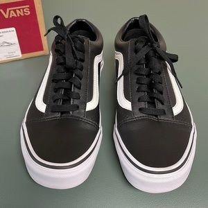 Men’s vans sneakers size 7 1/2 new with box